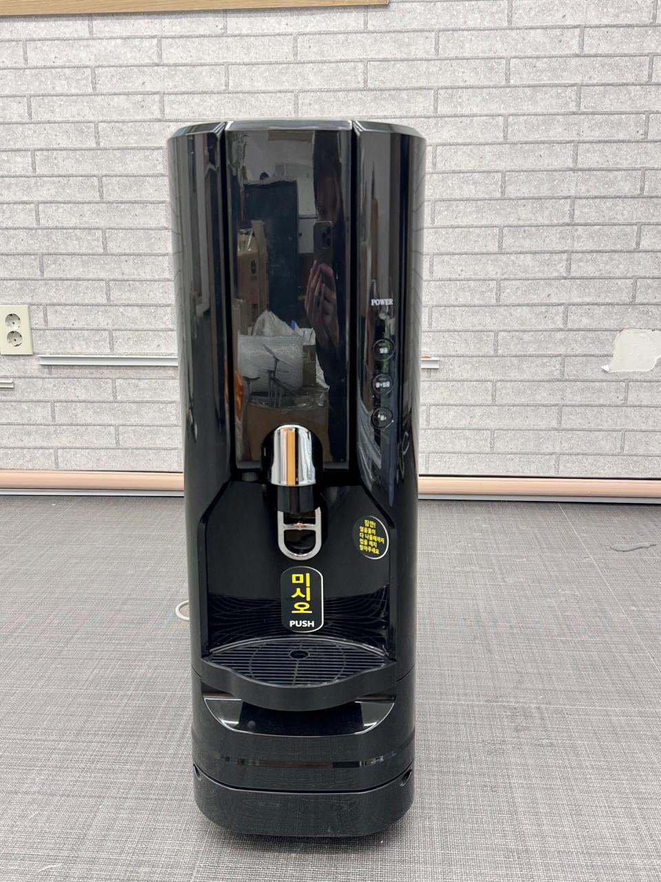 아이스반 제빙기 일생산 80kg 240만원에 저렴하게 판매합니다.