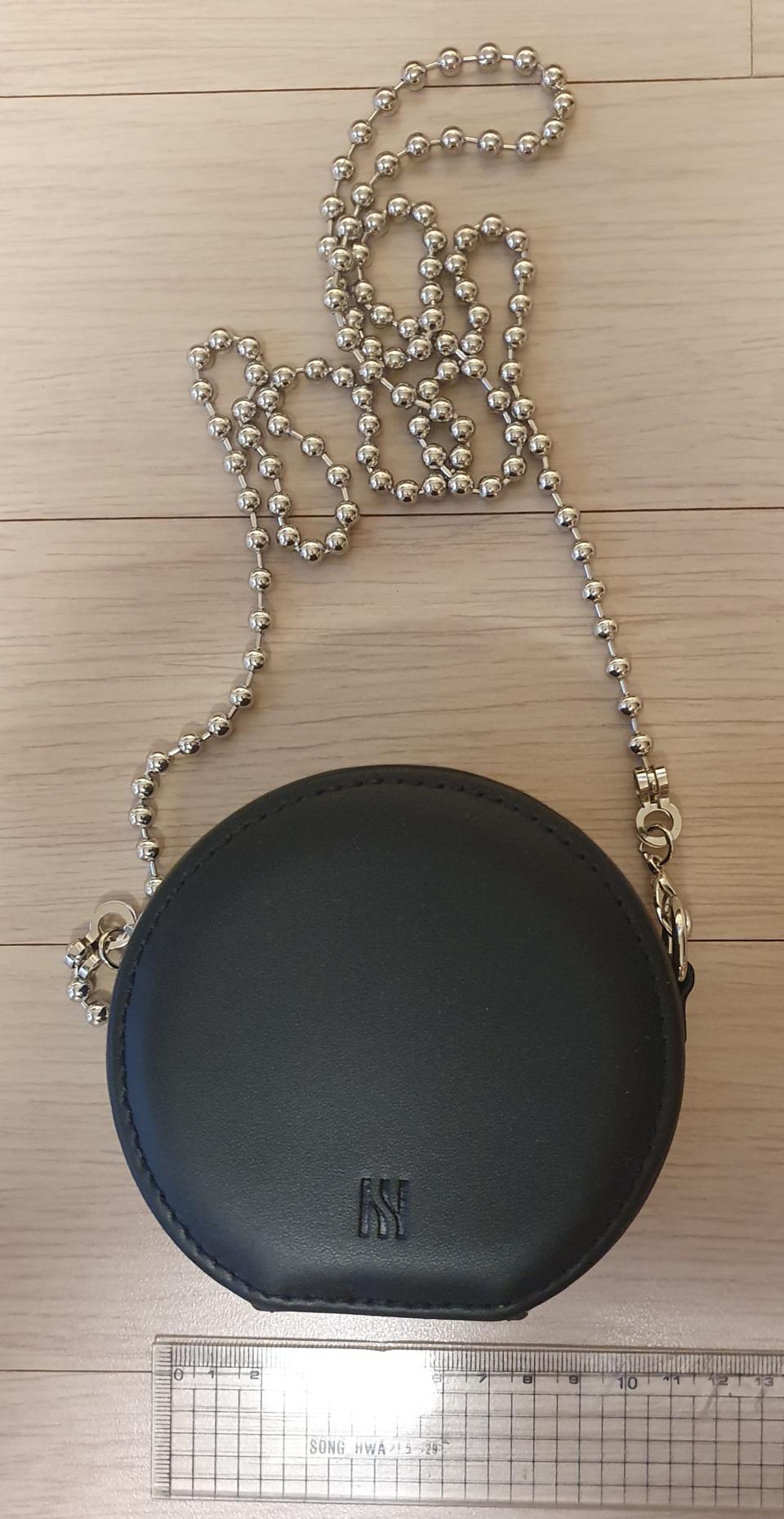 해라 블랙쿠션 비즈 크로스백