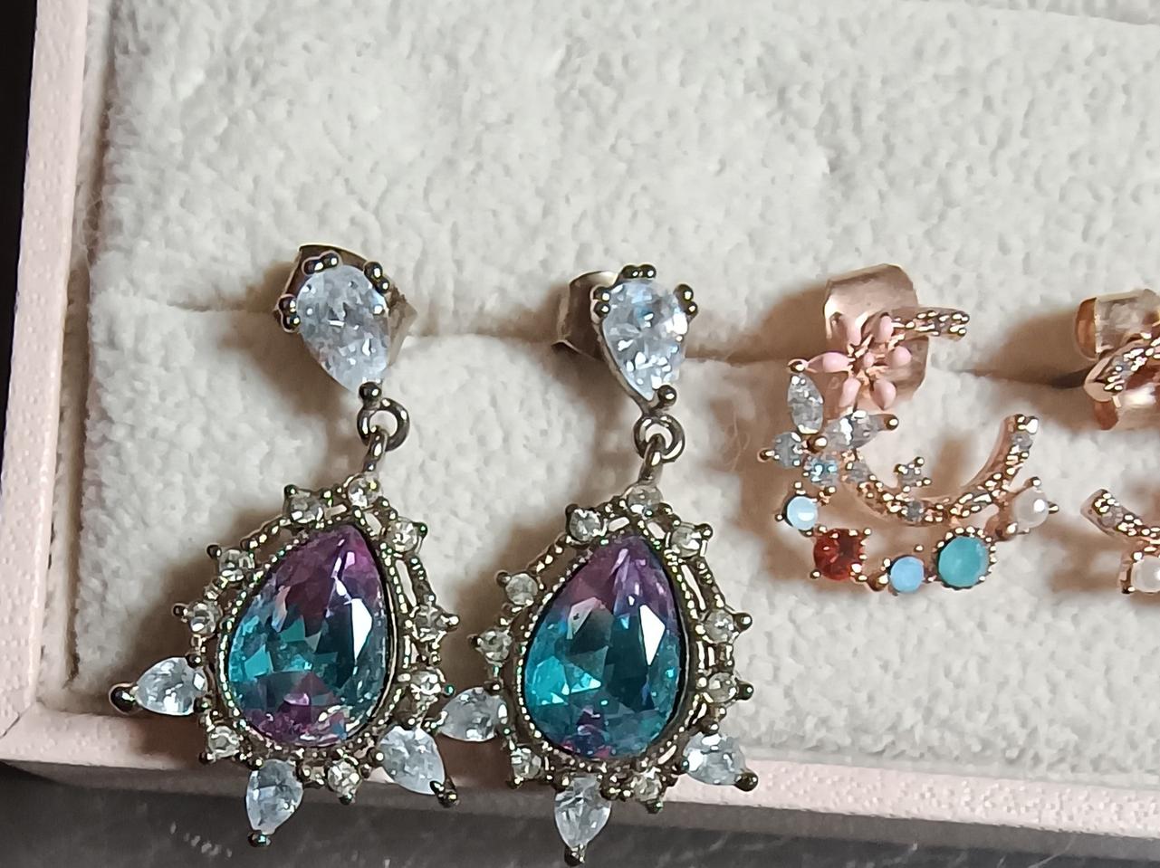 윙블링 올리브영 귀걸이 두개판매