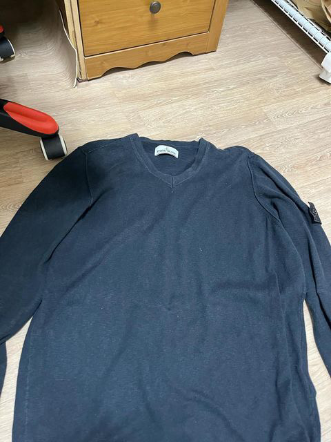 스톤아일랜드 니트 브이넥