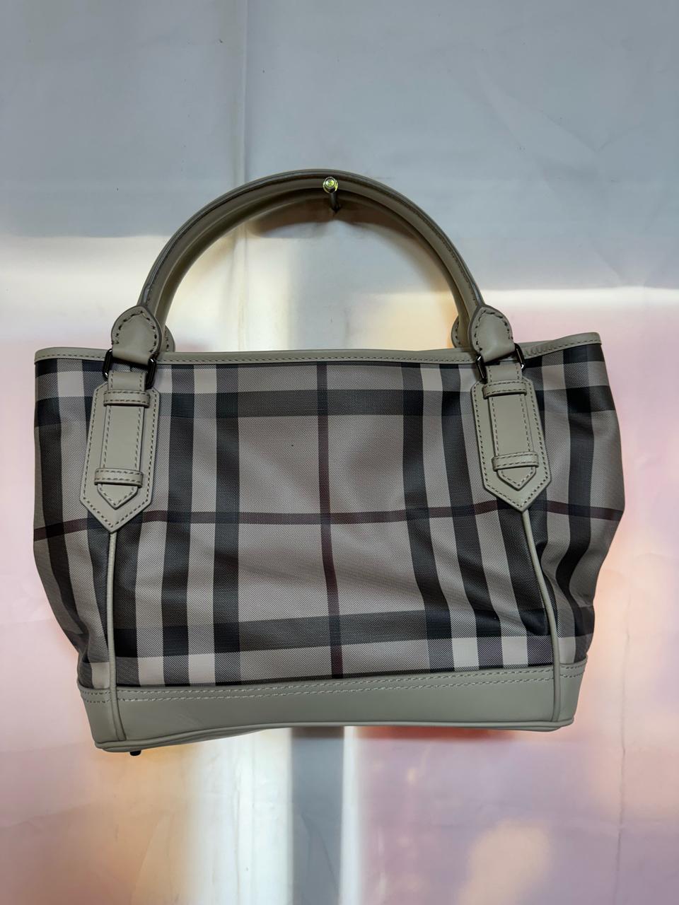 버버리 여성가죽가방 정품