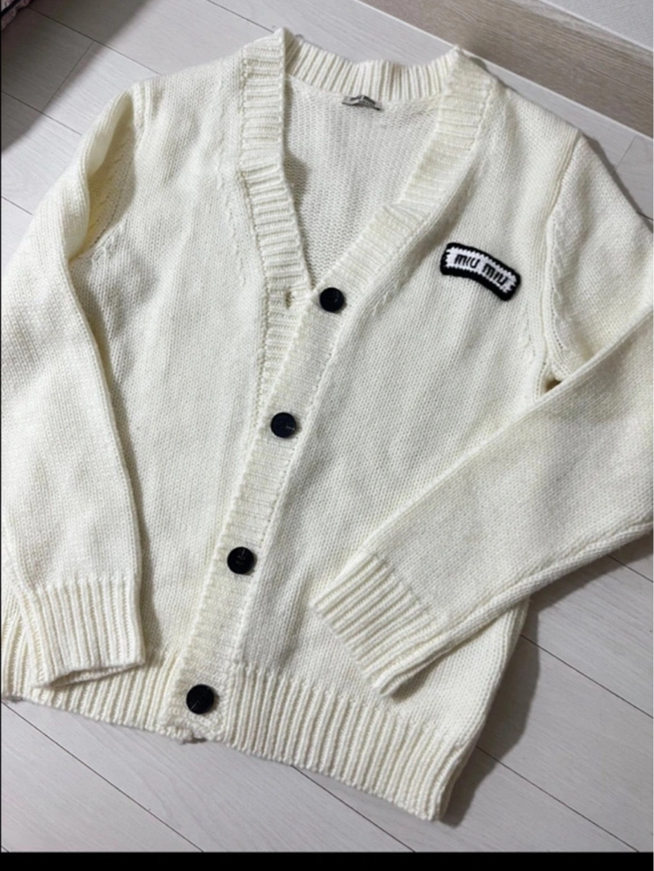 미우미우 캐시미어 브이넥 니트 가디건