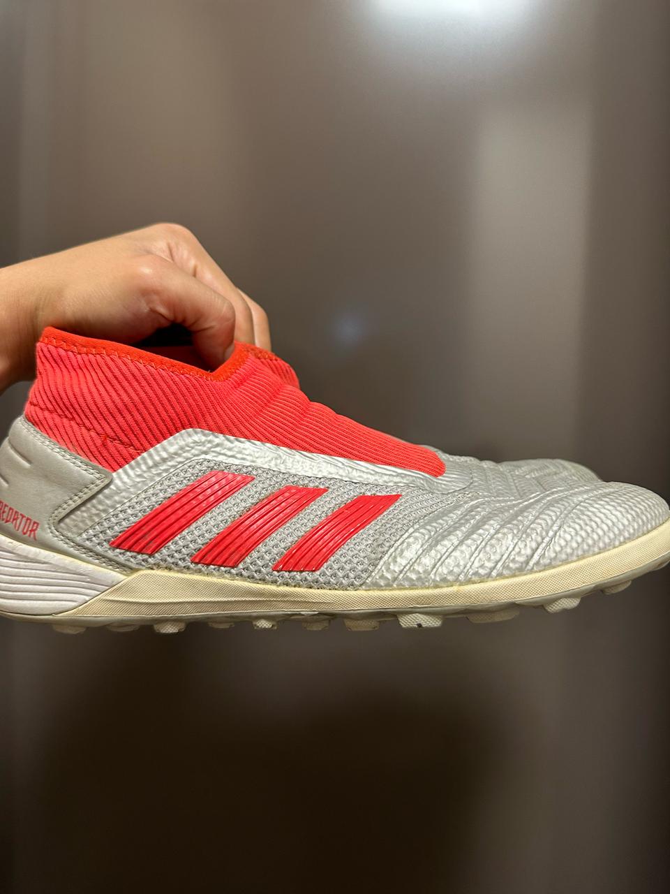 아디다스 프레데터 풋살화 280사이즈 팔아요