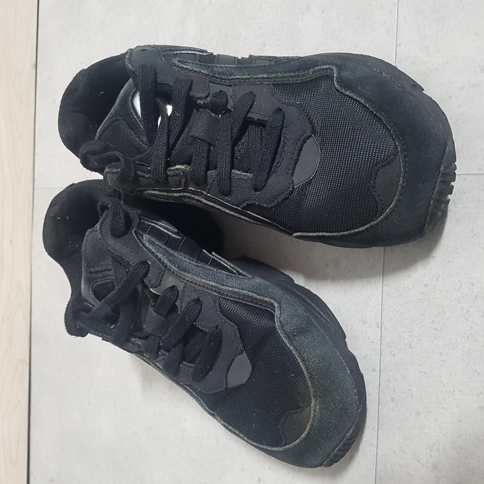 신발 운동화 240 아디다스 adidas 올블랙 간지 스타일