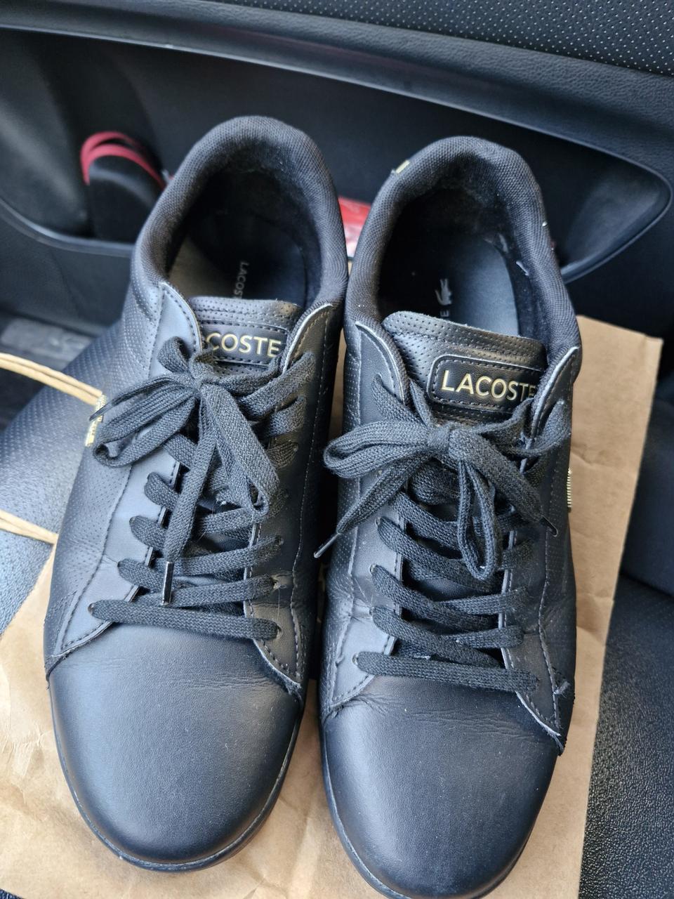 라코스테 블랙 레더 스니커즈