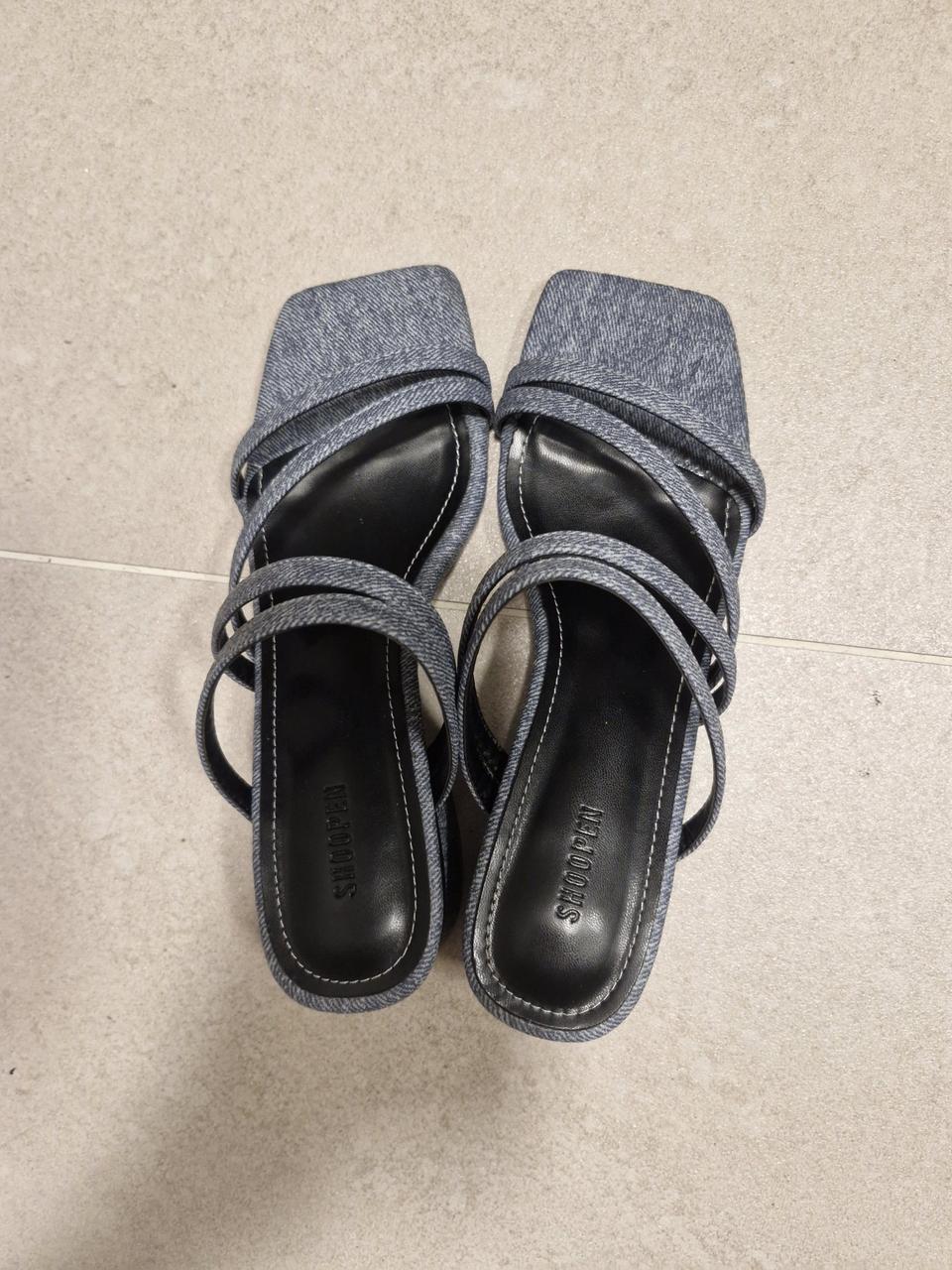 슈펜 여성 뮬 샌들 4센치 230사이즈