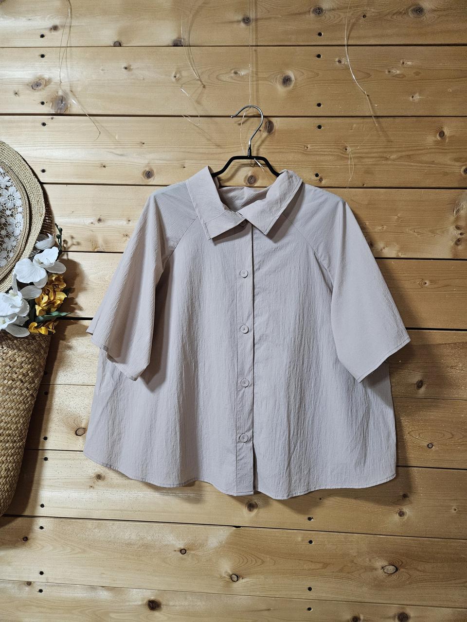 SJ. 소매 윗 트임 셔츠.