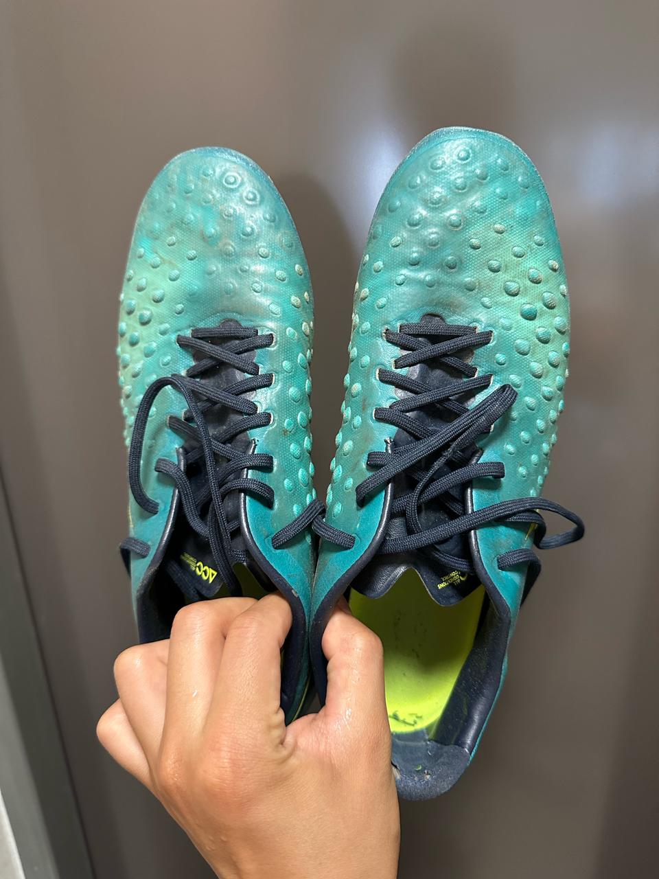 나이키 마지스타 축구화 275사이즈 팔아요!