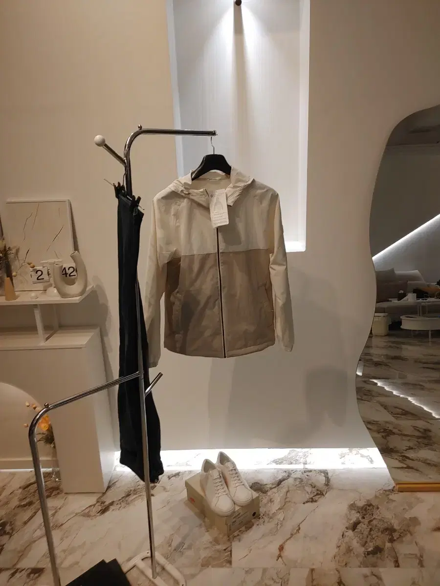 새제품,급처,택포함) 바람 잘막아주는 기능성 바람막이 !!