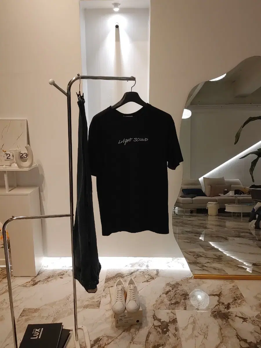 새제품,택포함,급처) 컨템포러리 레터링 반팔티