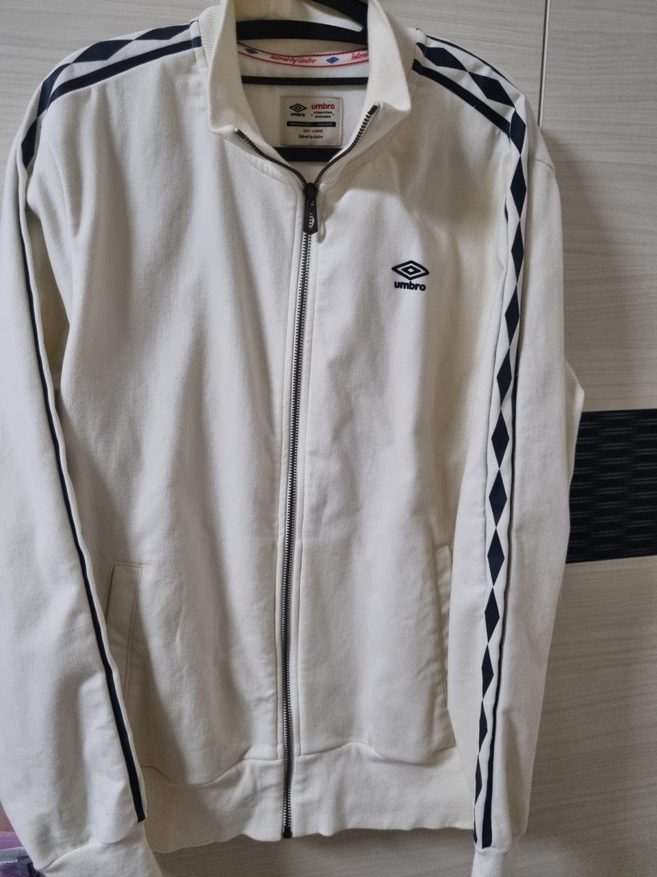 엄브로 (정품) 집업 L (100) 남녀공용