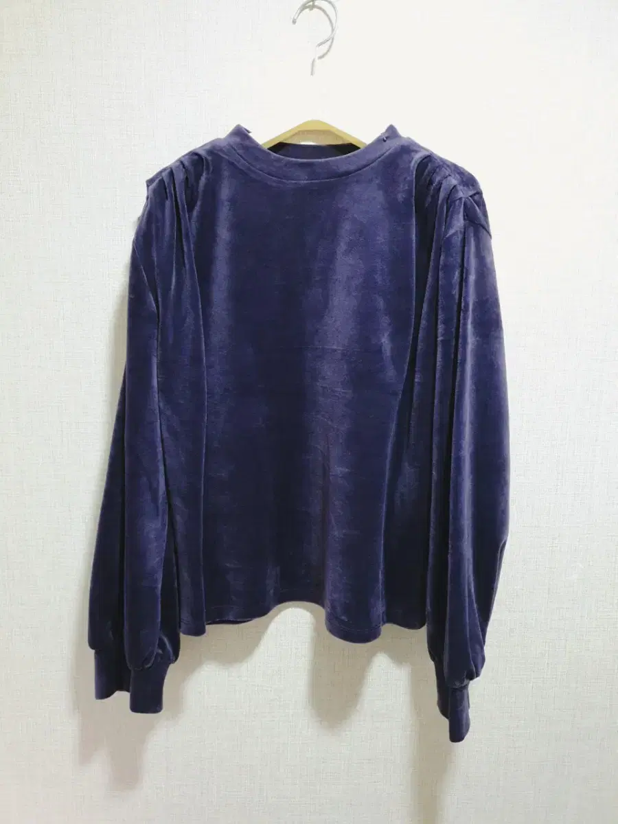 (새상품 77사이즈) 벨벳티, 보드러운 라운드넥 데일리 겨울 벨벳티