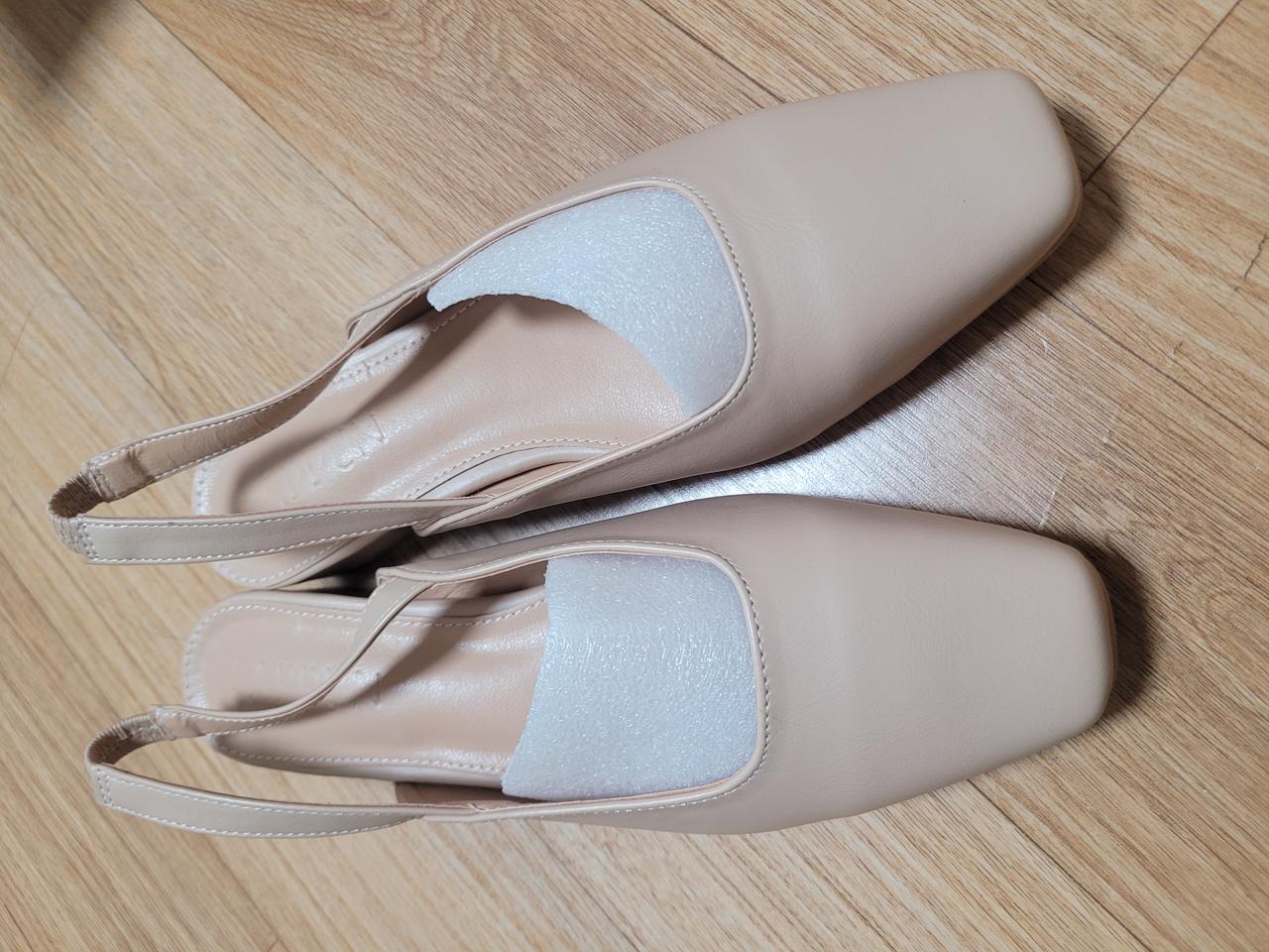 [새상품] 여자구두 머웬 슬링백 미들힐 발편한 봄 여름 굽낮은 베이지구두