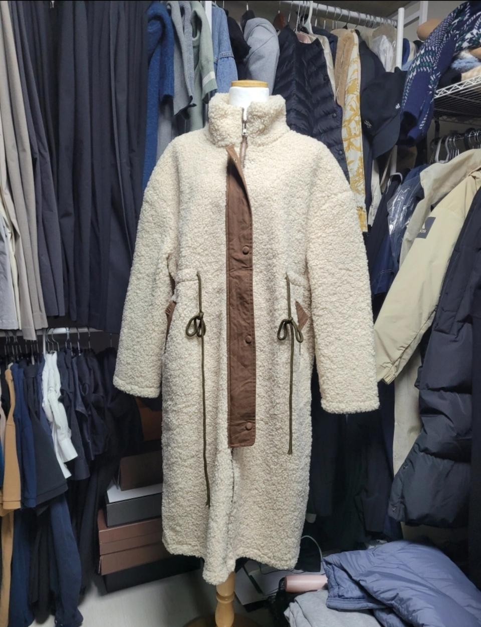 핑크피그  뽀글이 롱 자켓 89000짜리