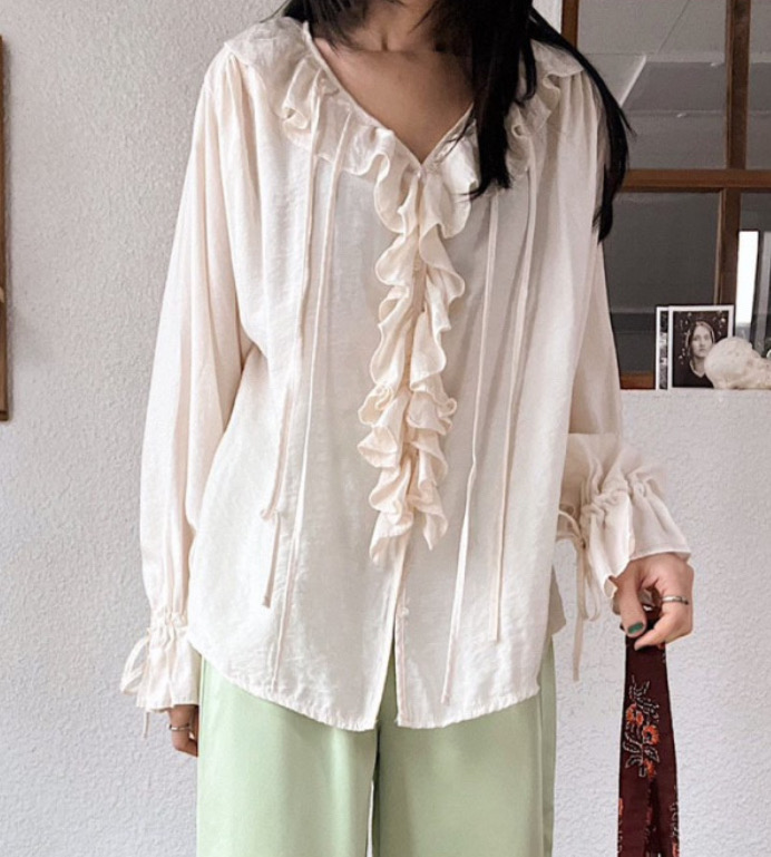 새상품 55-66반 페미닌 여성 프릴 블라우스