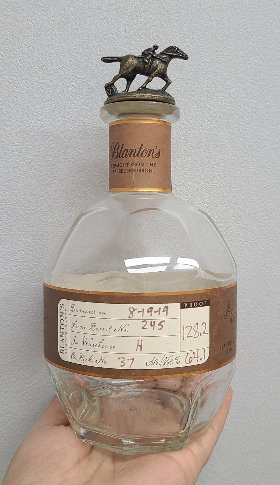 존윅 블랑톤 위스키 - 공병 (알파벳 T)