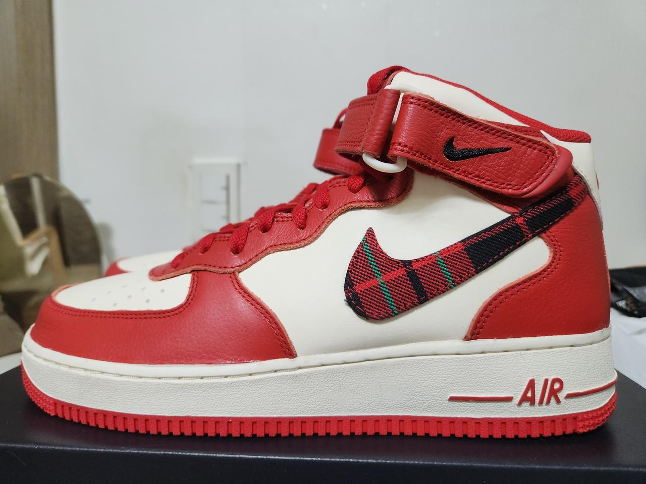 나이키 에어포스1  유니버시티 레드 미드 285사이즈