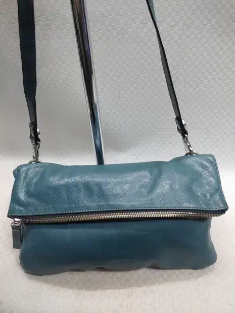 만다리나덕 크로스백