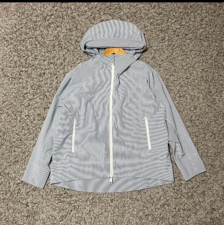 띠어리theory 윈드브레이커