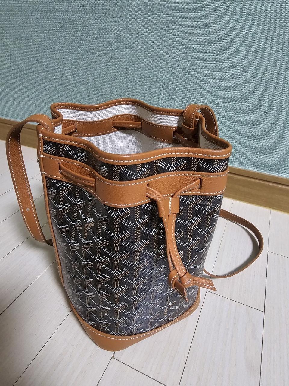 고야드 쁘띠플로 버킷 블랙텐