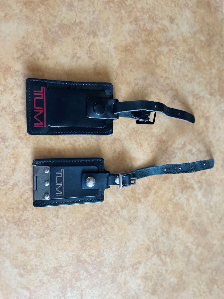 투미네임택 2점.