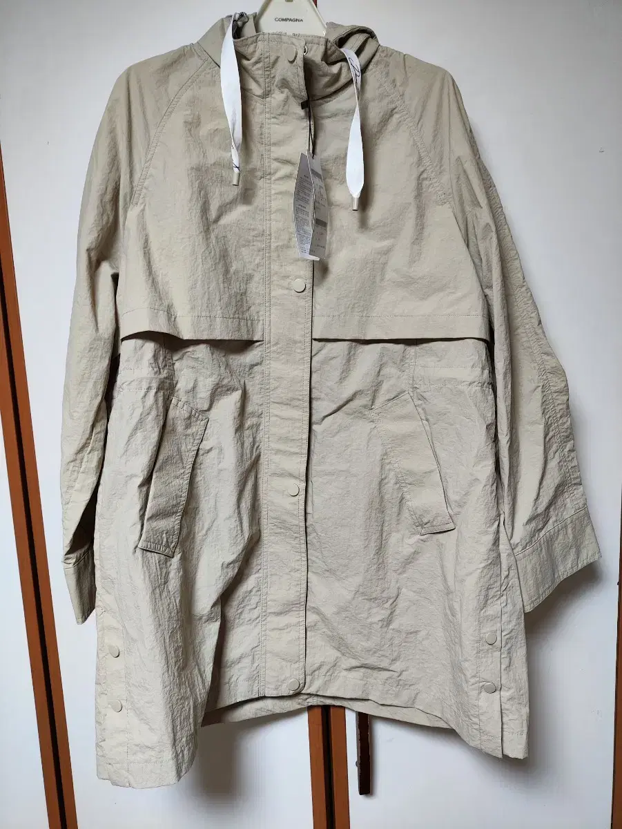 새상품 55사이즈 비지트 인 뉴욕 바람막이