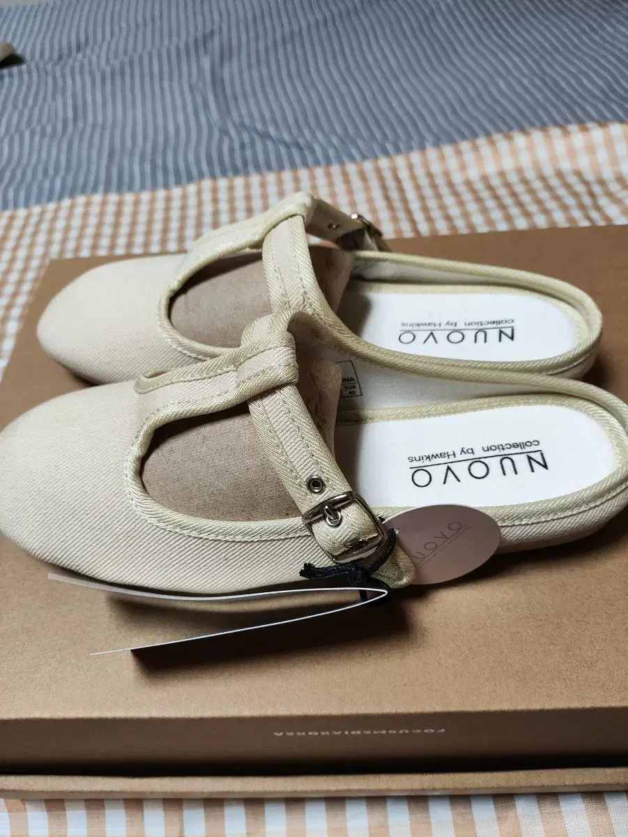 새상품 누오보 카밀라1.5 250사이즈