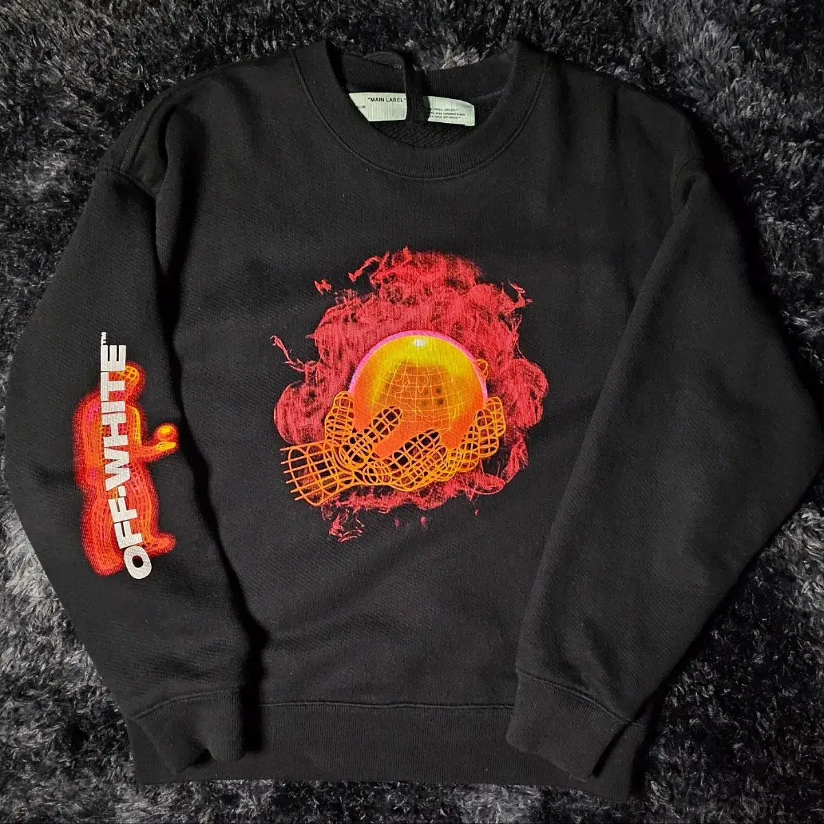 [ S ] 오프화이트 핸드 플래닛 오버핏 맨투맨