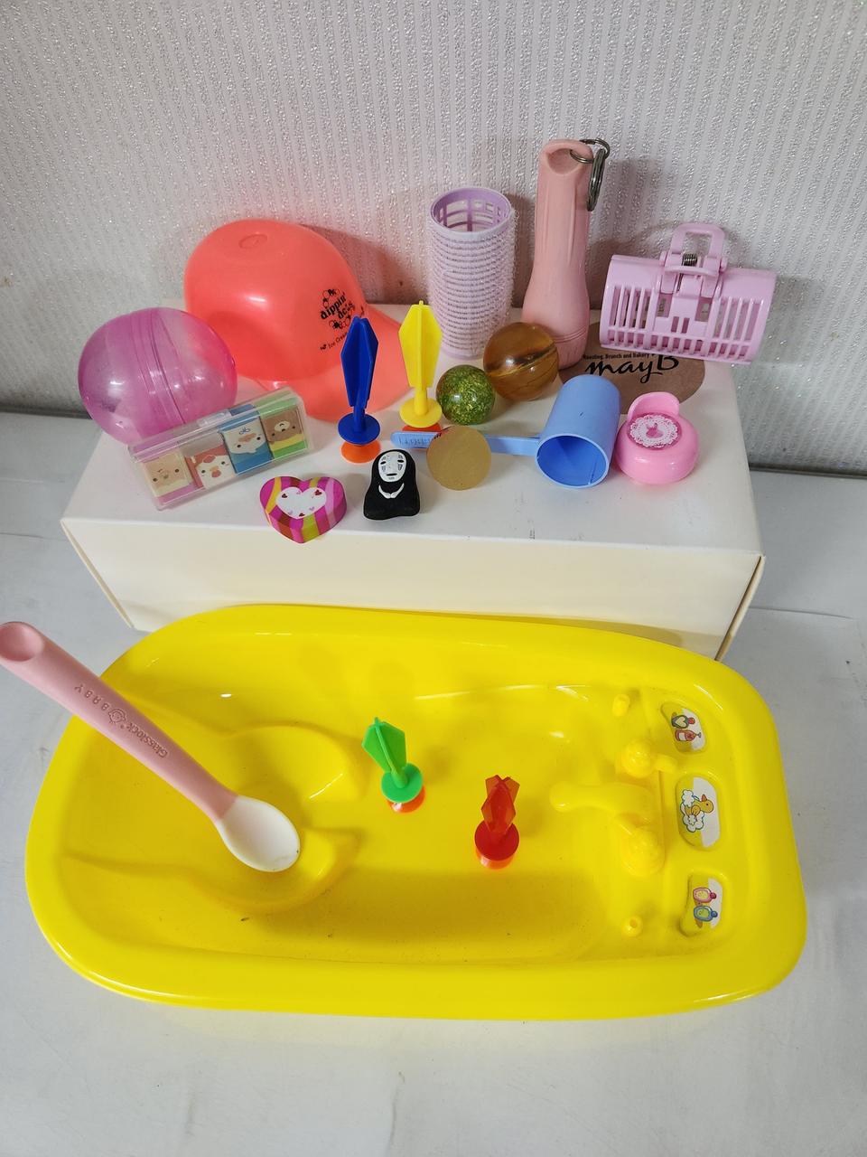 ♥"장난감18종♥욕조. 모자.헤어롤.손전등.수저2개지우개4종.다트...]