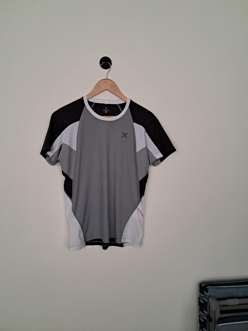 몬츄라 등산 반팔티 몬추라