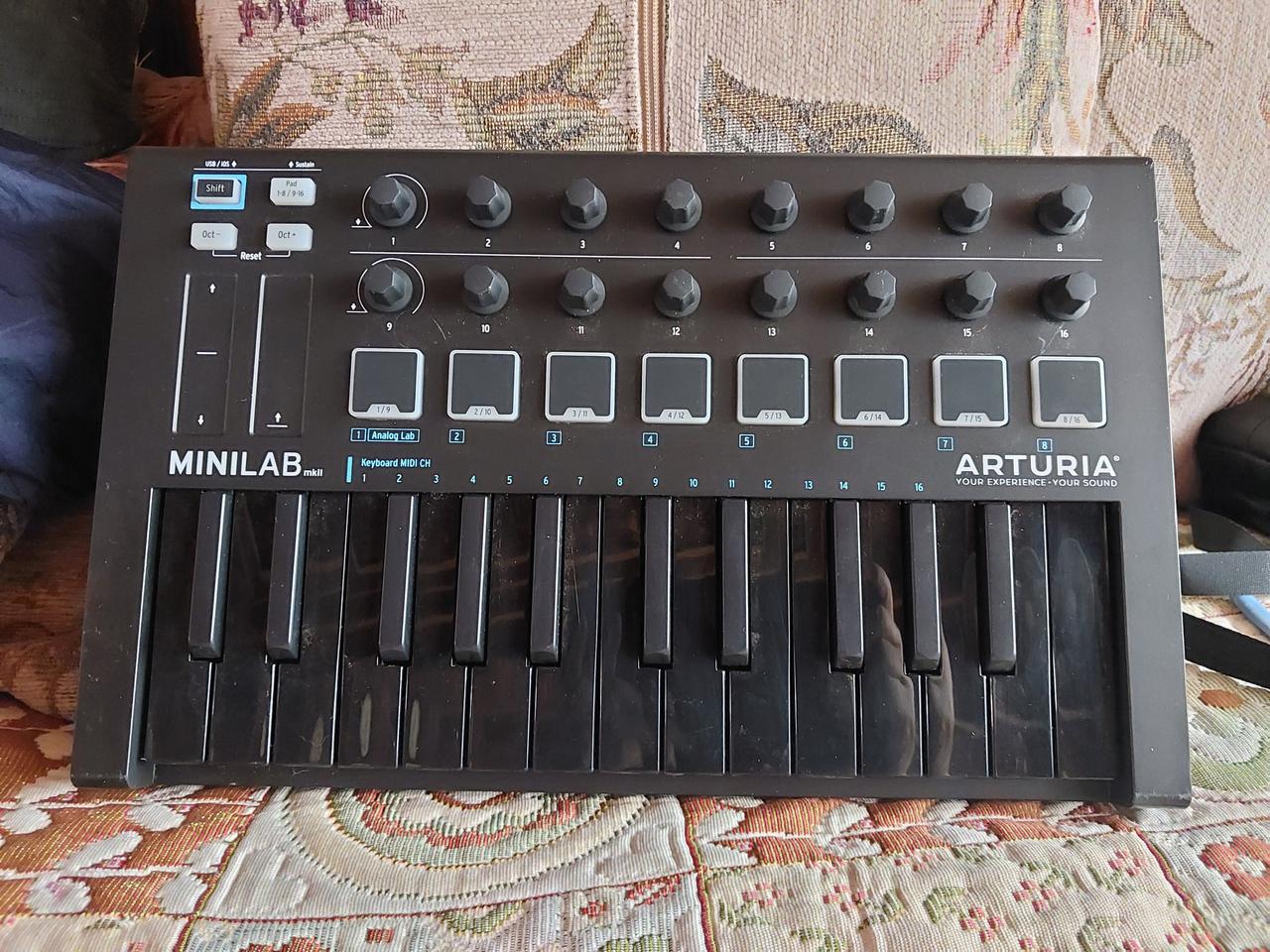 아투리아 (반주기)