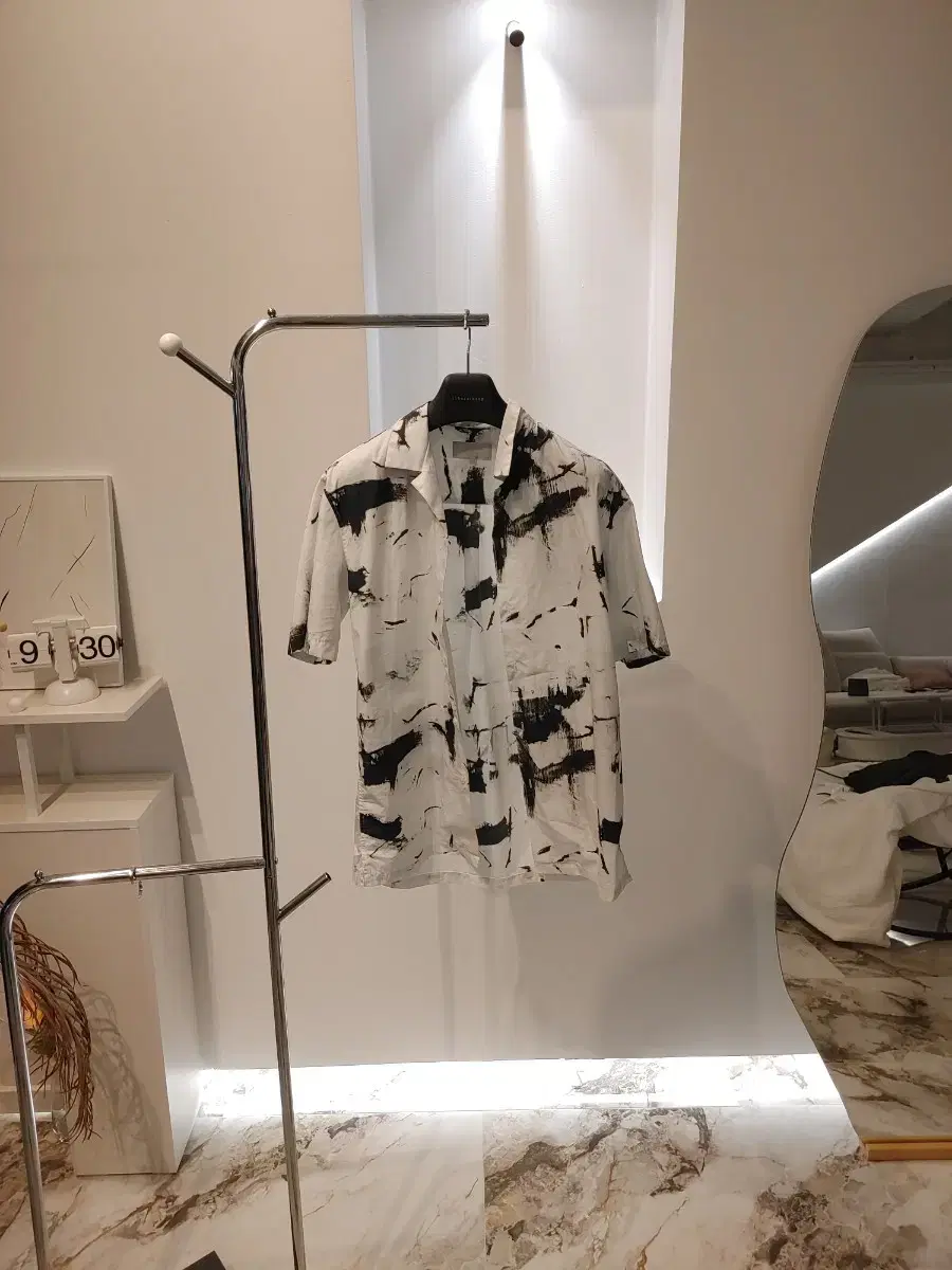 (새제품) 고급옷 백화점 리버클래시 반팔 셔츠