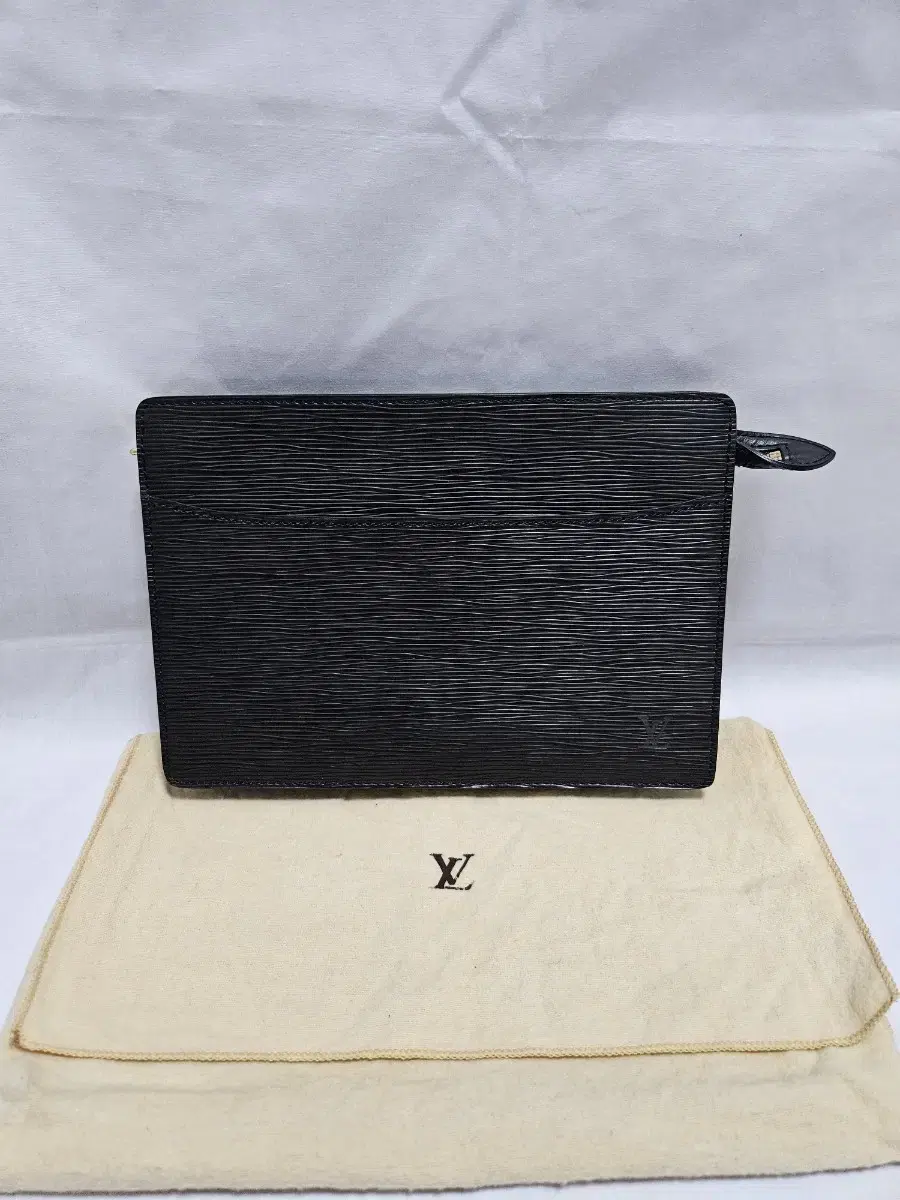 루이비통 포쉐트 에피 느와르 옴므 클러치백 가방 M52522