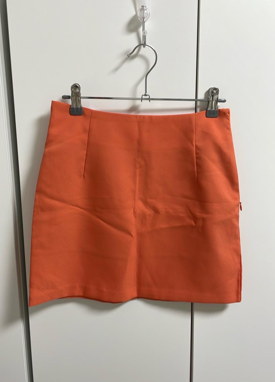 주황 미니스커트