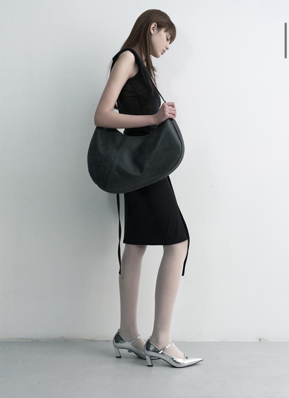 스튜디오 테이블 빅 숄더백 그레이 새 제품