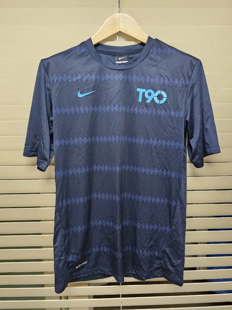 나이키 드라이핏 T90 M