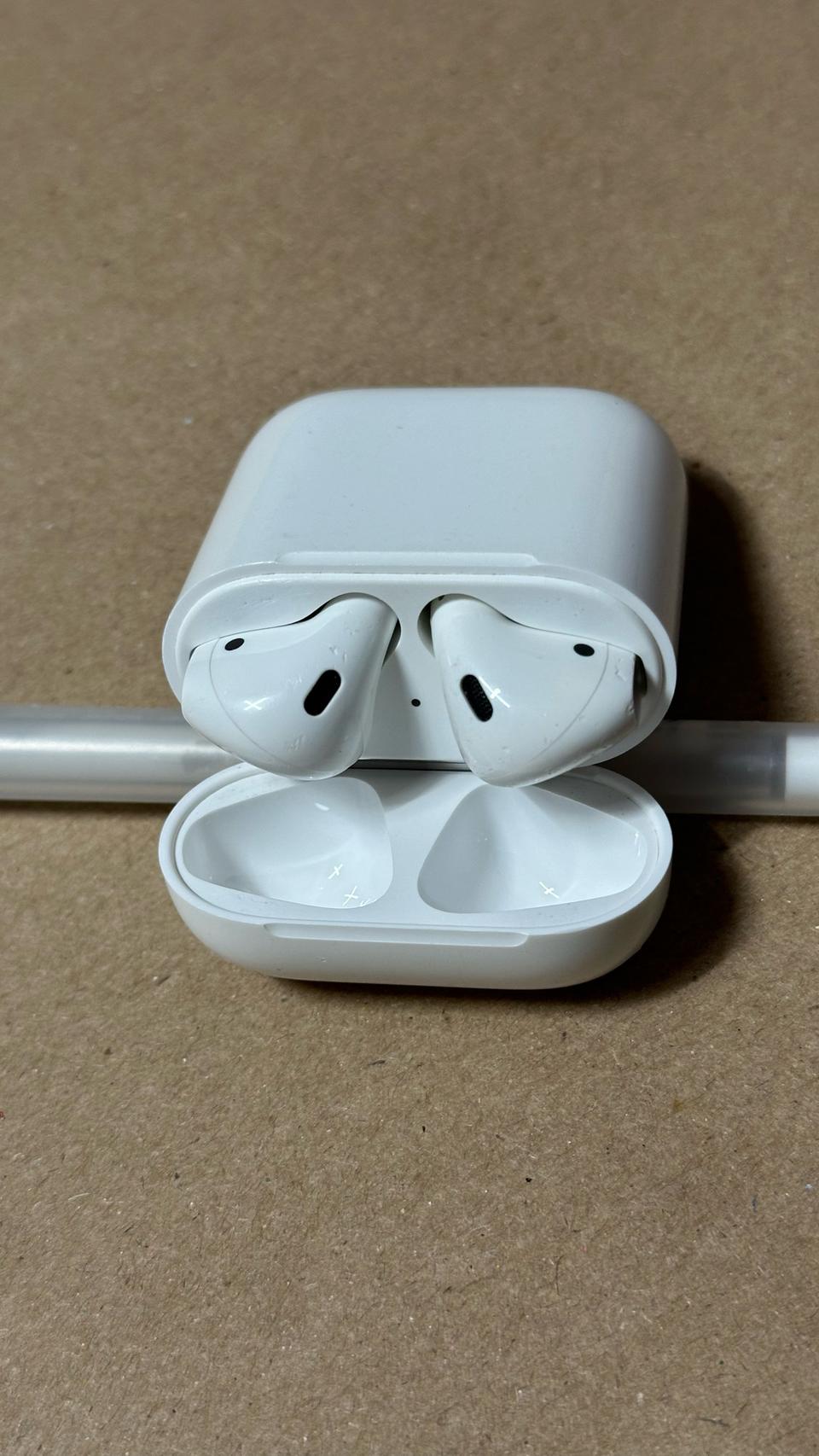 에어팟 2세대 + qcy t13