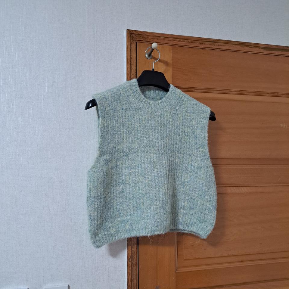 가격인하!니트조끼 새상품 10000원!