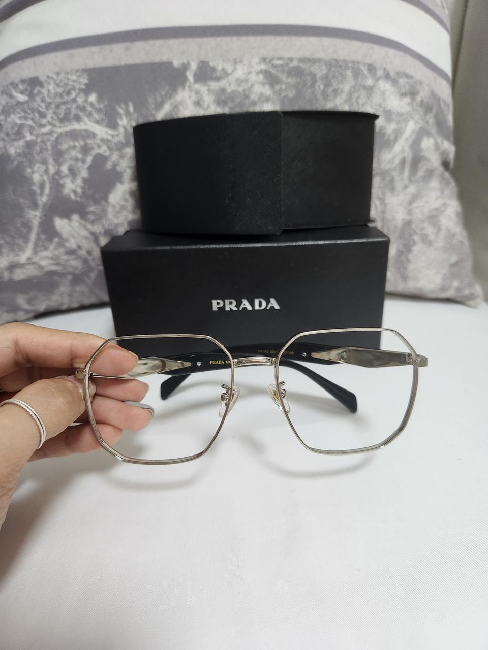 [풀박/1번착용] 프라다 옆 각인 스퀘어쉐입 은테 안경태 (크기사진참조)