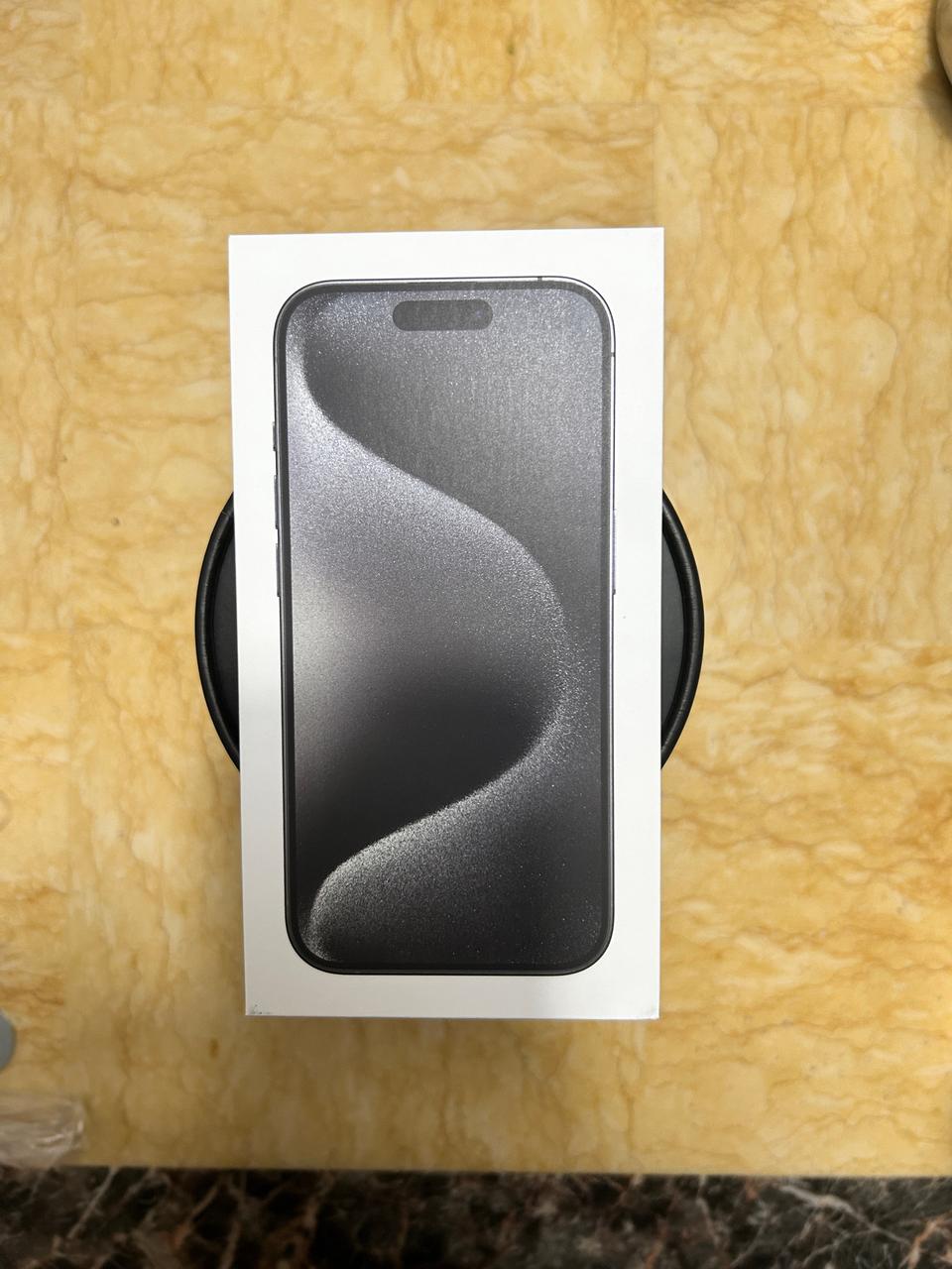 아이폰 15프로 블랙 256gb 미개봉 팝니다