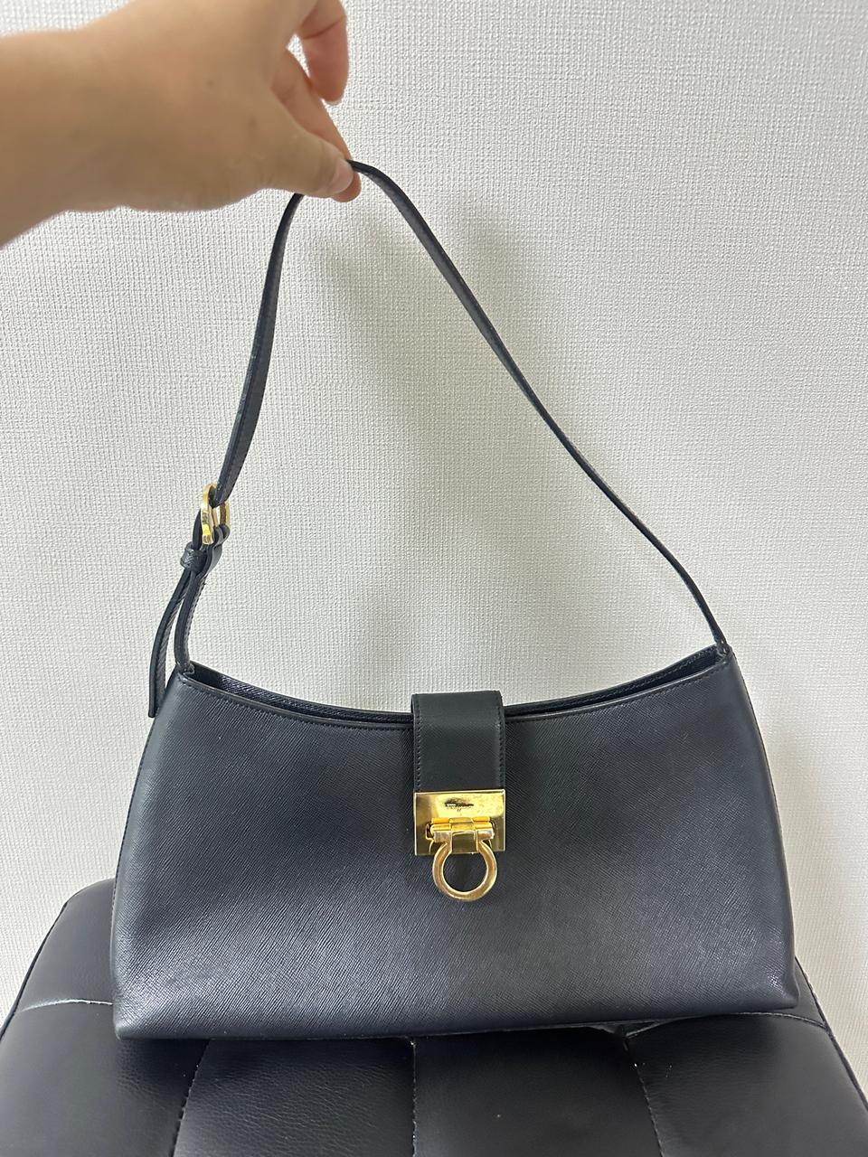 정품 페라가모 가방 숄더백 가로31