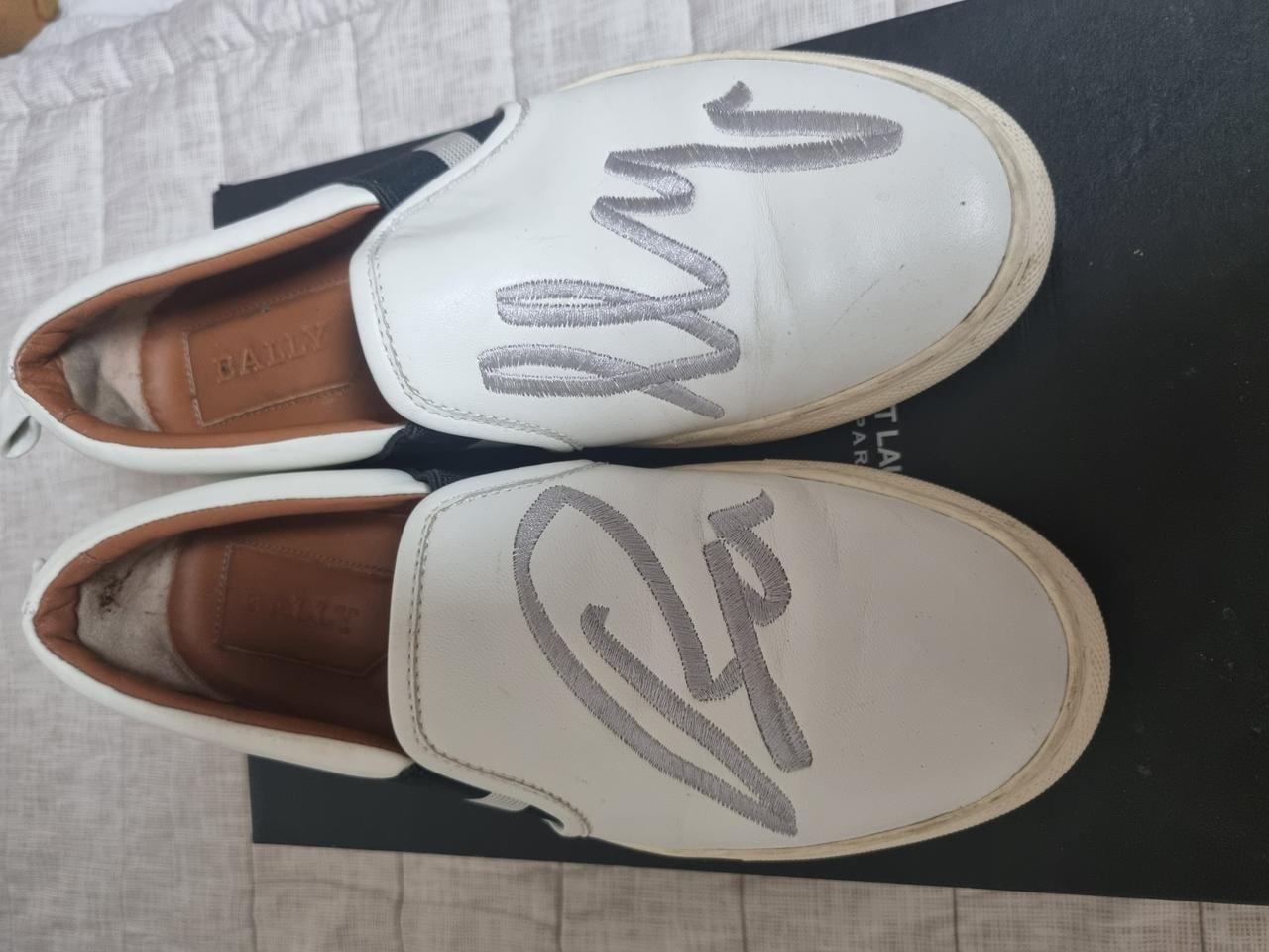 발리 여성 헨리카 슬립온