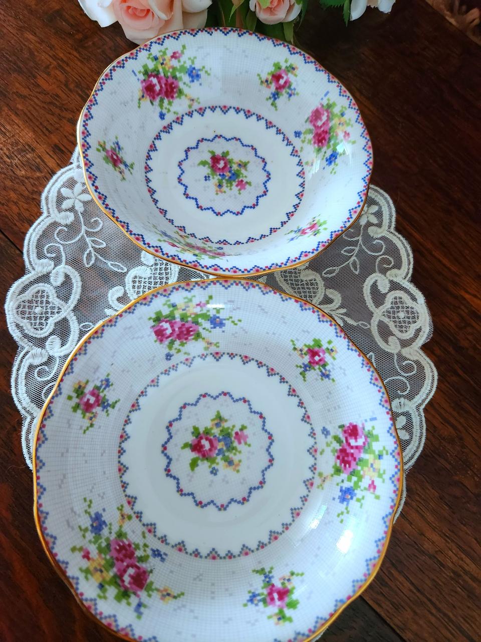 로얄알버트 니들뿌띠포인트 베리볼2장가격