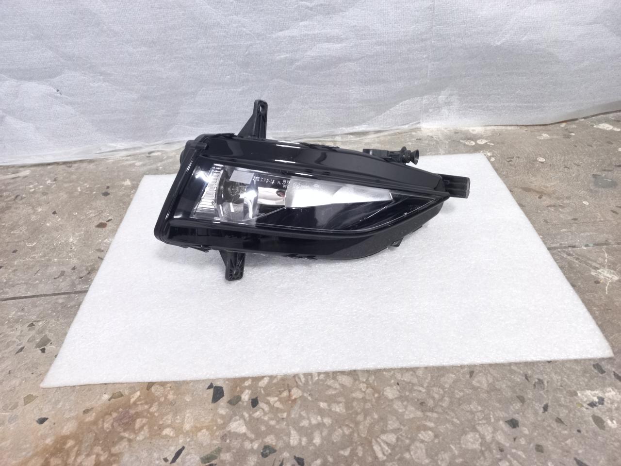 폭스바겐 제타 7세대 조수석 안개등