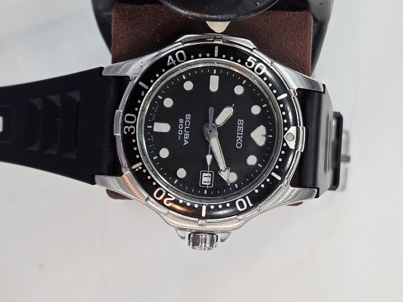세이코 다이버 쿼츠 시계