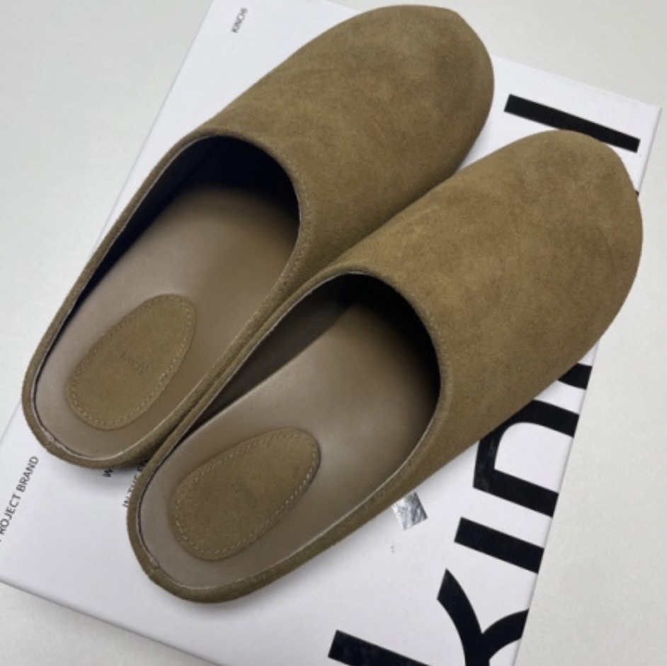 킨치 블런트 뮬 커피색 285사이즈 판매합니다