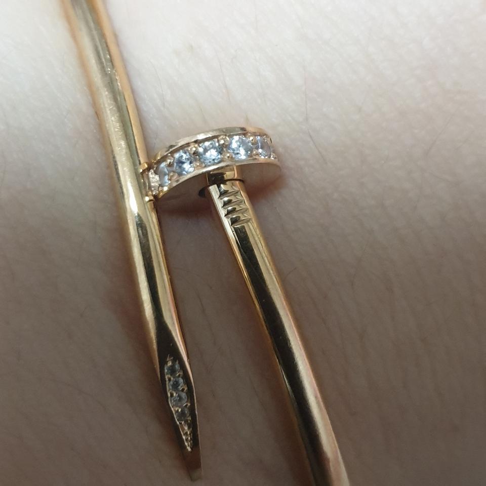 18k까르띠.팔찌팔아요10.17g이세요.새제품이고.보관만했어요