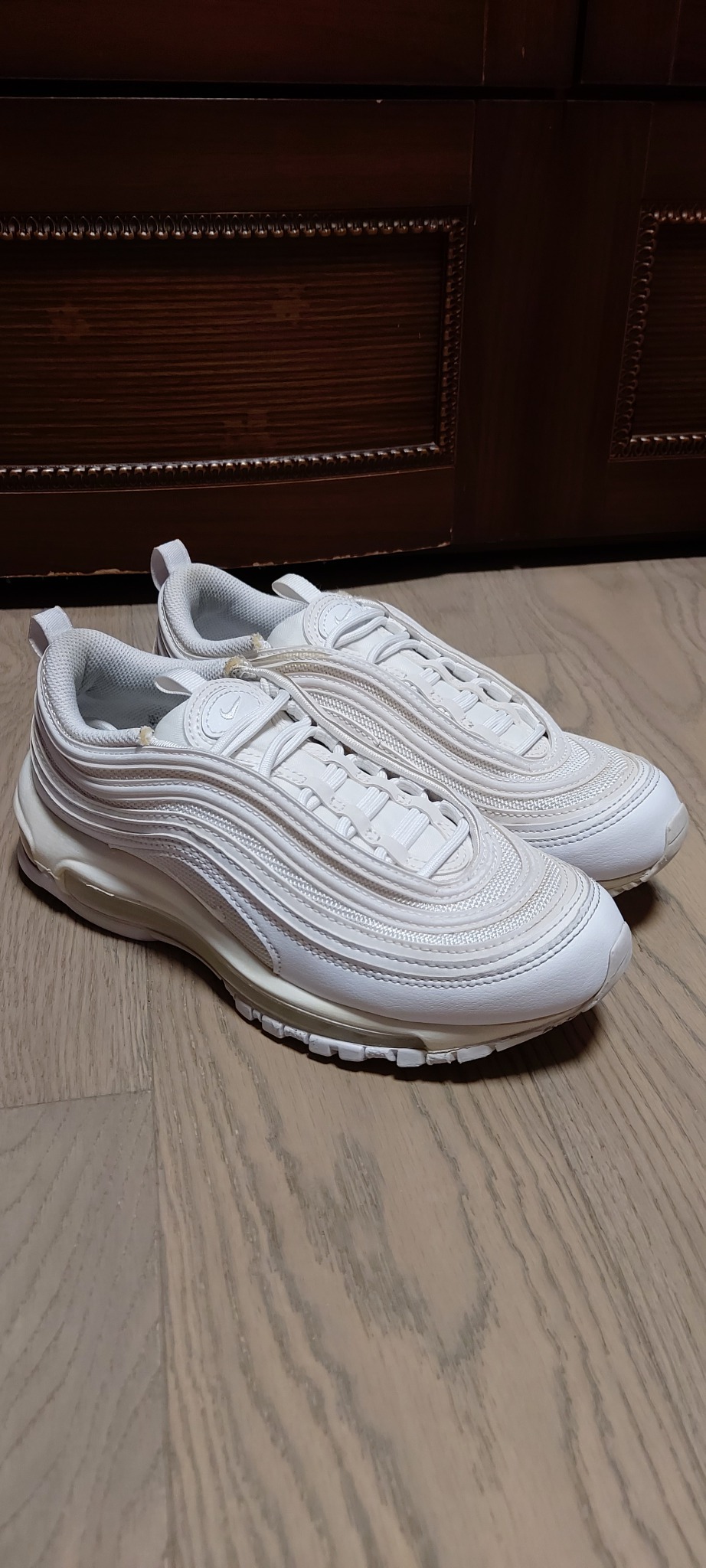 에어맥스97 트리플화이트 235.