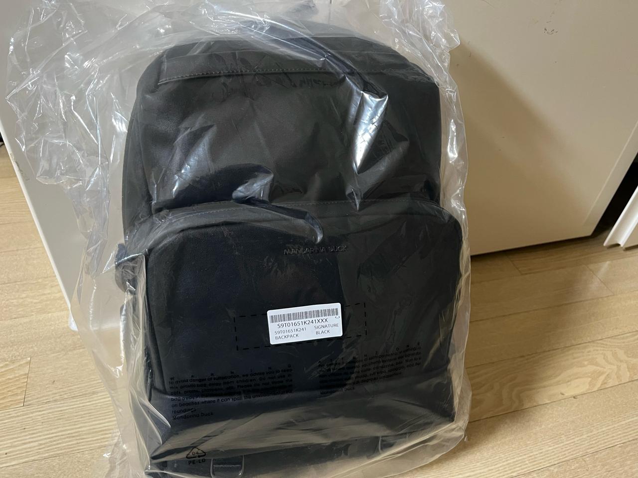 만다리나덕 시그니처  S9T01651 블랙 백팩