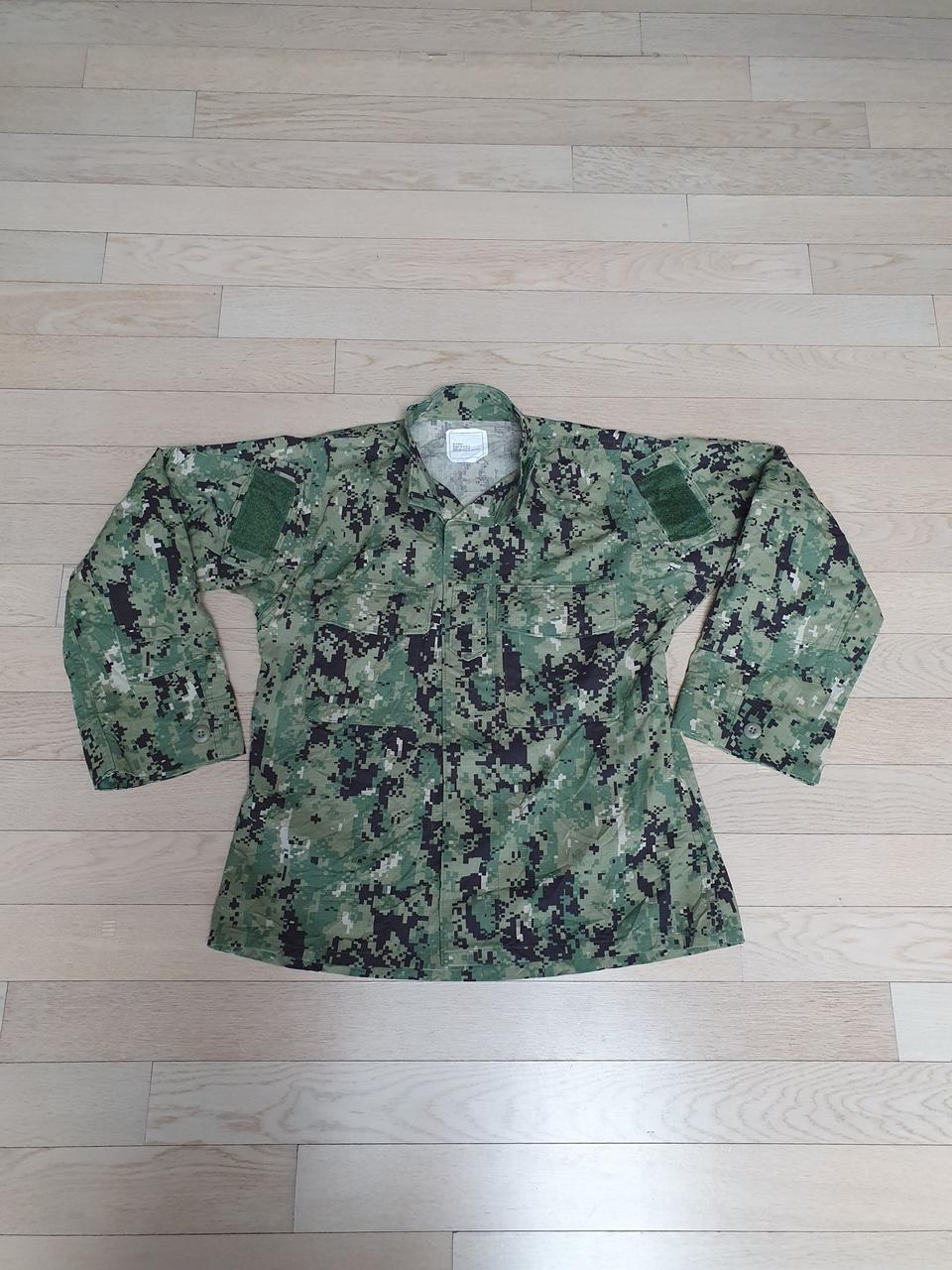 미군해군 AOR3전투복 상의.국내95정도.32X.SHORT거의 새제품수준